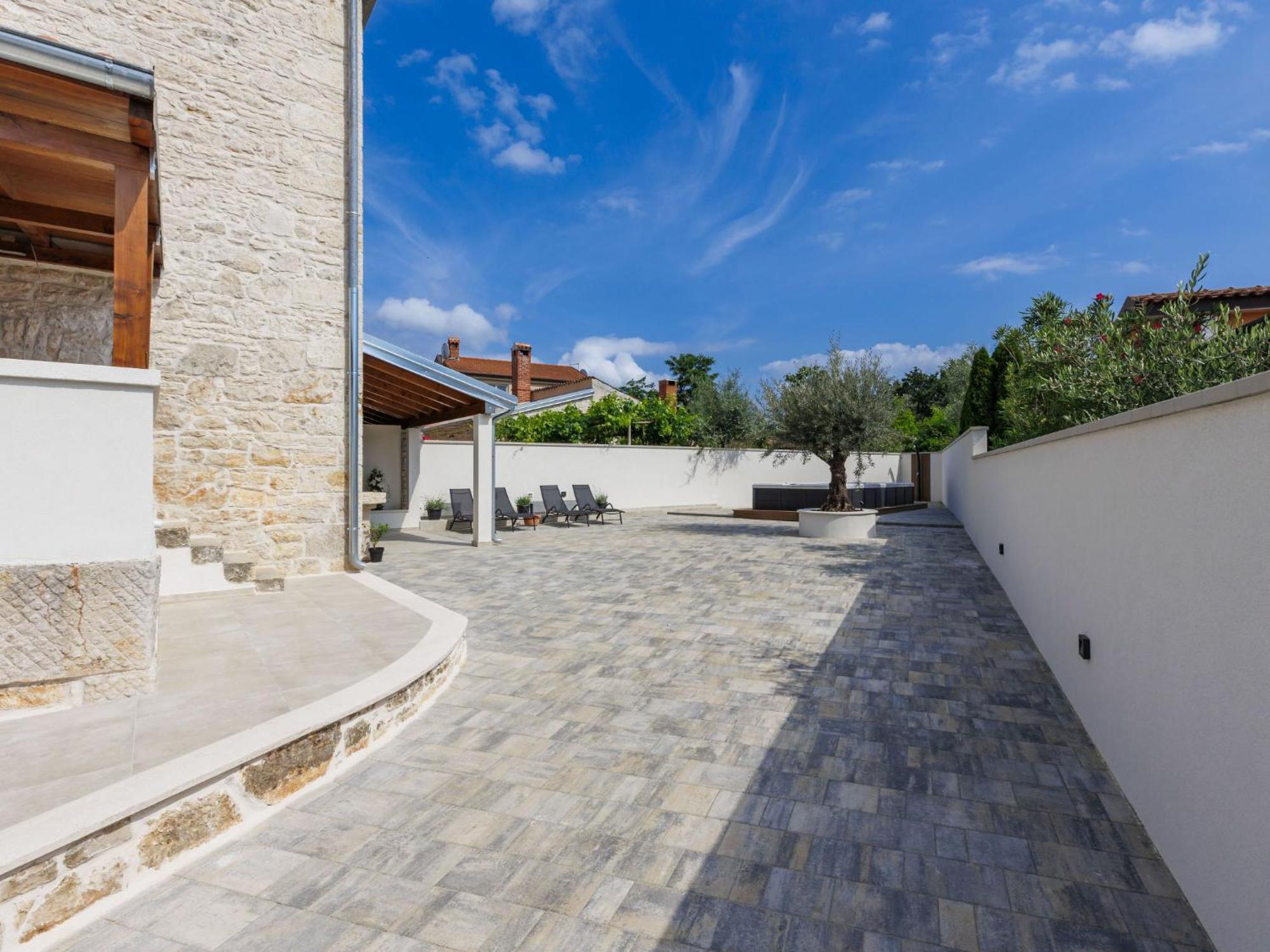 Lucky By Interhome *